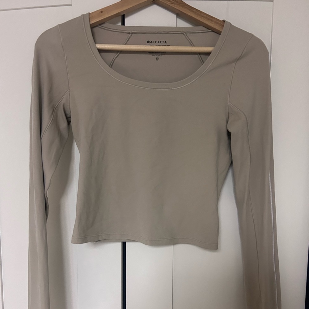 Athleta Long Sleeve Scoop Neck Top in Taupe Neutral
